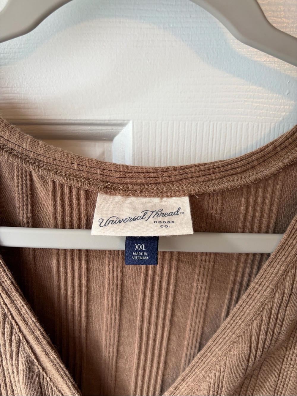 Universal Thread Ribbed Button-Front V-Neck Tank in Brown/Tan - Picture 4 of 5